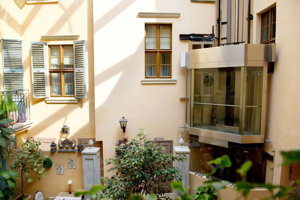 Hotel Kolegiacki Poznań Exterior foto