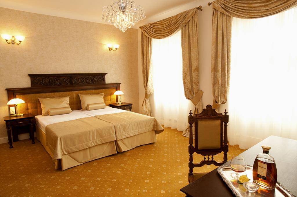 Hotel Kolegiacki Poznań Exterior foto
